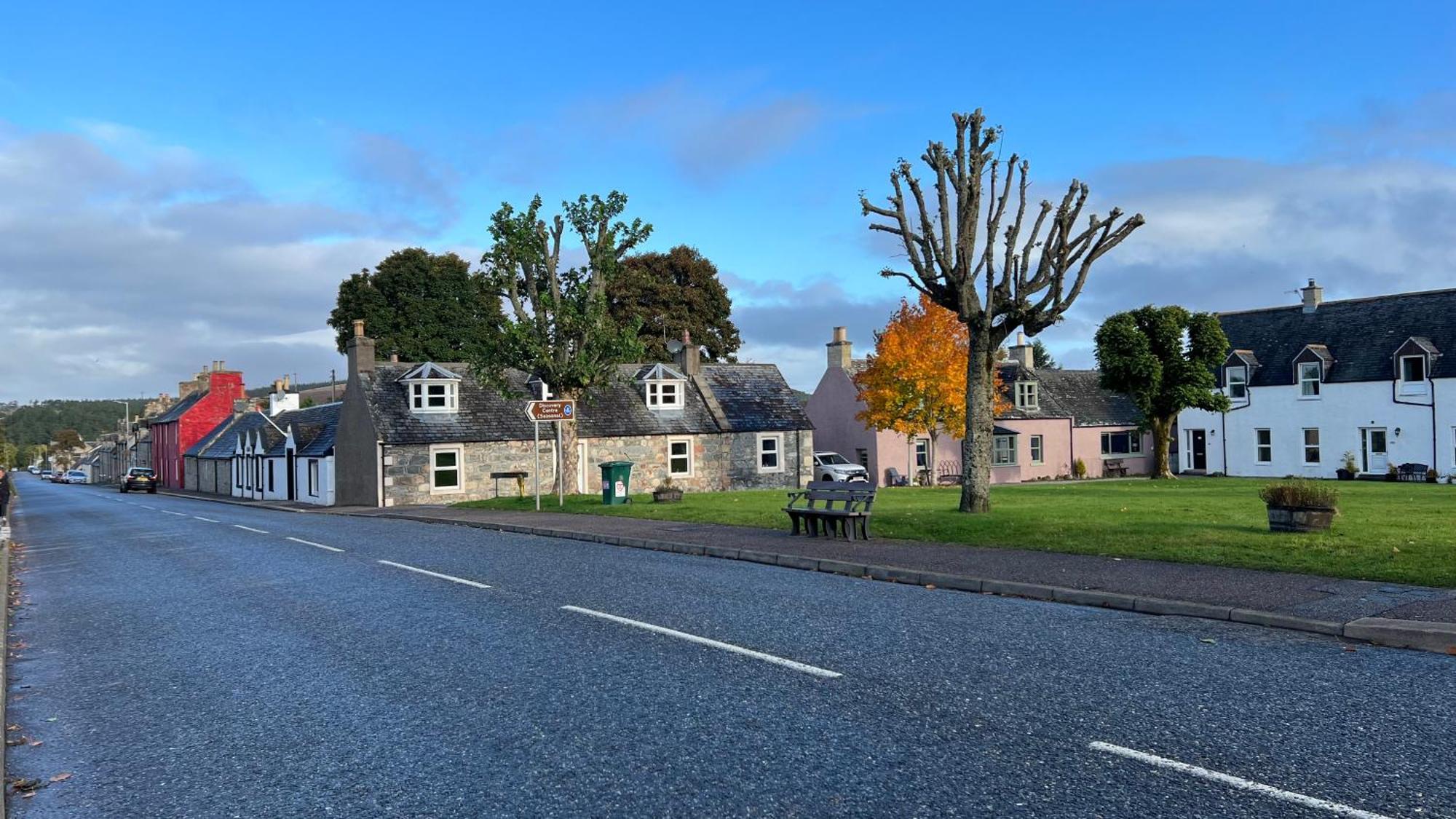 Hotel Square Tomintoul Exterior foto