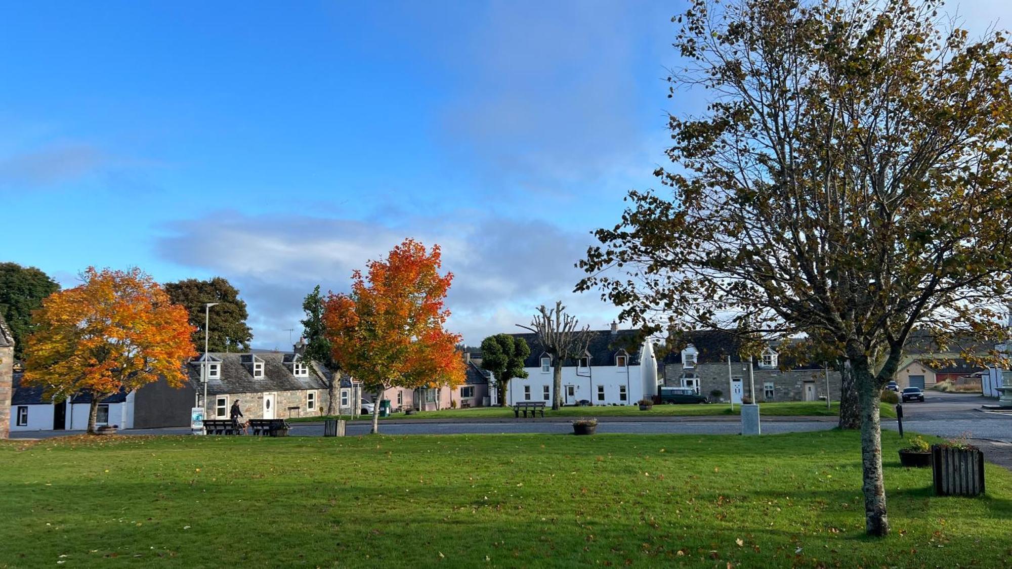 Hotel Square Tomintoul Exterior foto