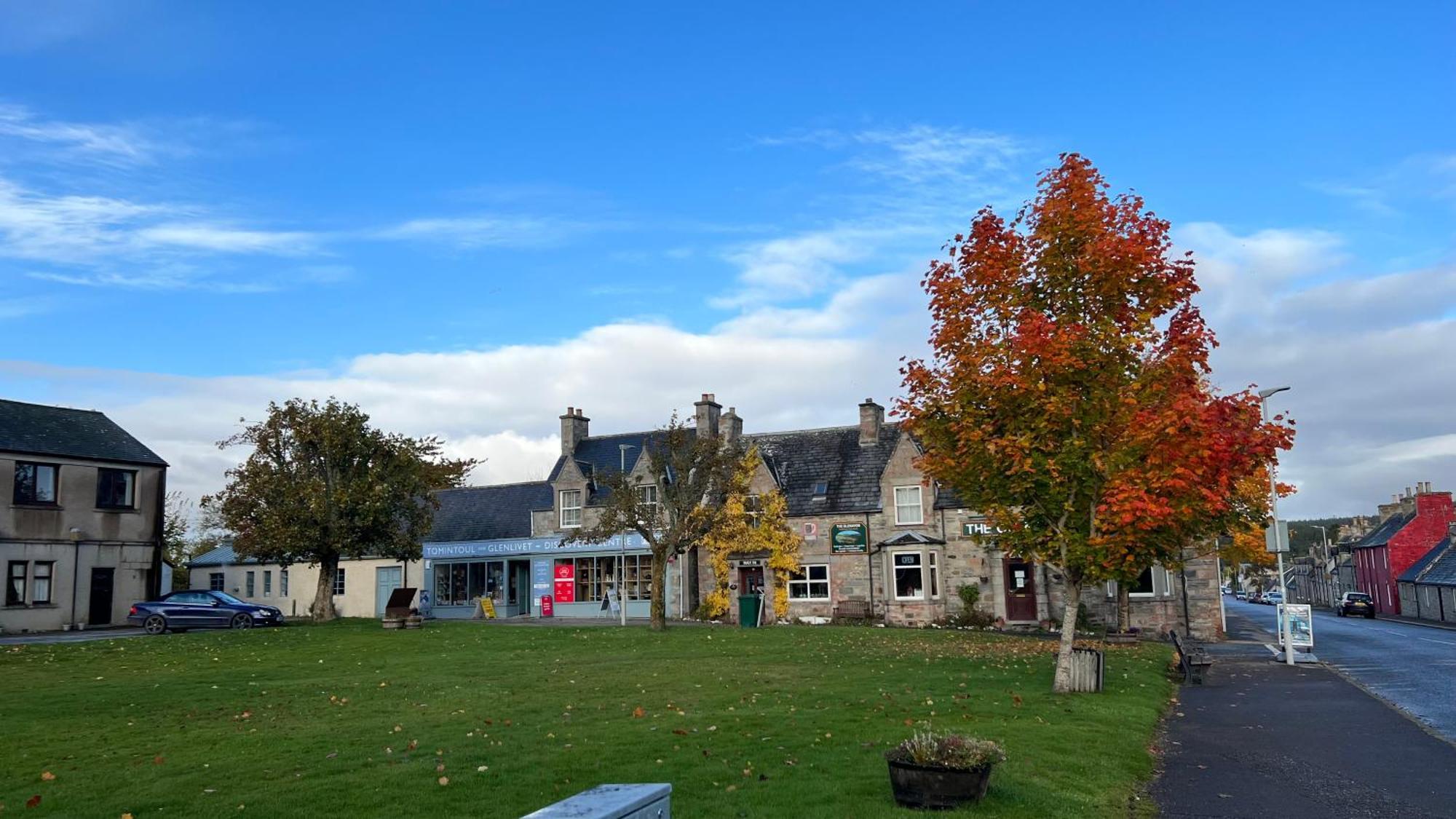 Hotel Square Tomintoul Exterior foto